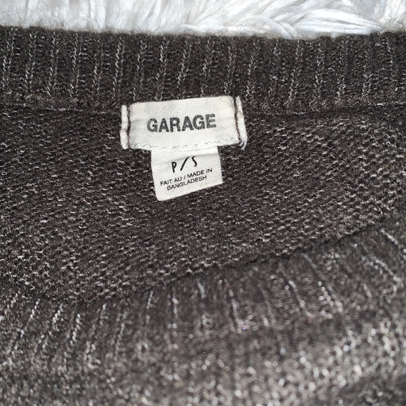 SOFT GREY STRETCHY GARAGE SWEATER!! s - Picture 3 of 3